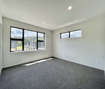 Modern 2-Bedroom Home in Wainuiomata - Photo 1