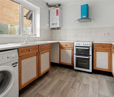 3 bedroom semi-detached house to rent - Photo 6