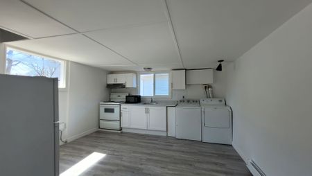 For Lease - 46 Glenwood Drive, Wasaga Beach, Ontario - Photo 2