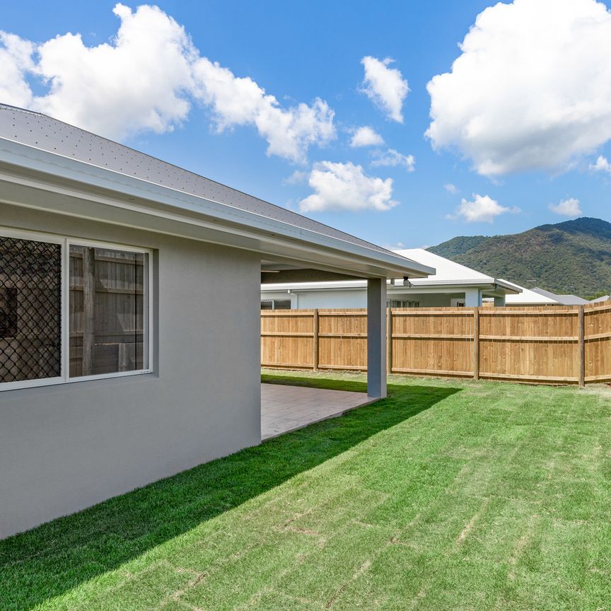 EXECUTIVE ENTERTAINER WITH SOLAR IN MUCH SOUGHT AFTER SMITHFIELD VILLAGE! - Photo 1