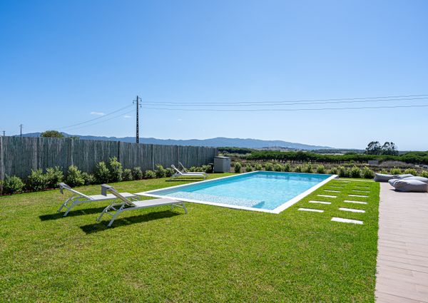 MORADIA T4 PRÓXIMO AO MAGOITO - SINTRA - SÃO JOÃO LAMPAS - CONDOMÍNIO FECHADO E VISTA MAR