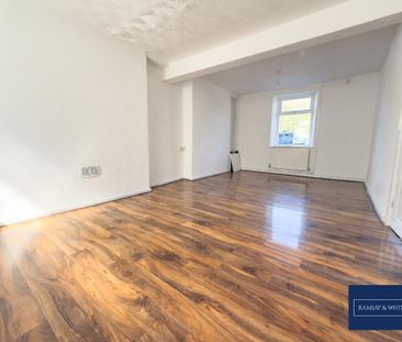 2 bedroom terraced house to rent - Photo 4