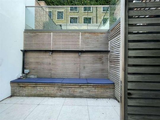 Rainsborough Square, London, SW6 - Photo 1