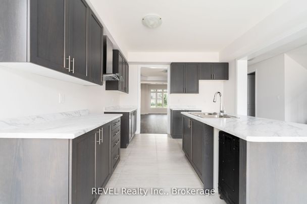 For Lease - 4568 Lyons Parkway, Niagara Falls, Ontario - Photo 1