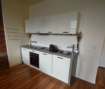 1 Bed Furnished Apartment - Photo 4