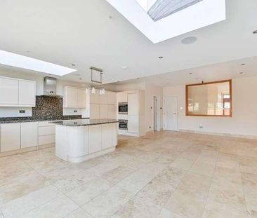 Blenheim Road, Raynes, SW20 - Photo 4