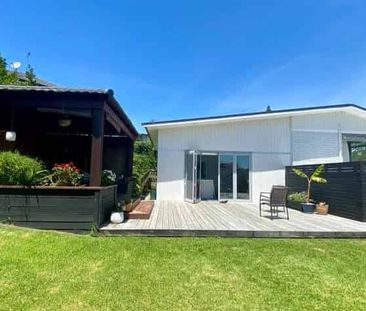 Beautiful 3-Bedroom Home with Views and Entert... - Photo 5