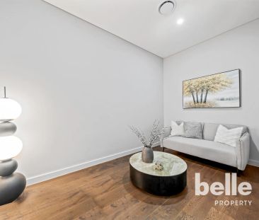 Brand-new 5 bedrooms family home in North Ryde for Rent - Photo 4