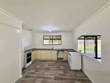 3 Bedroom Farm House - Photo 4
