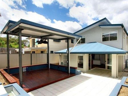 Shared Accommodation – Fully Furnished | All Bills Included | One Bedroom Available - Photo 2