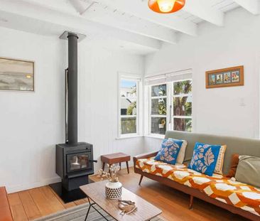 Charming Beachside Retreat in Papamoa - Photo 2