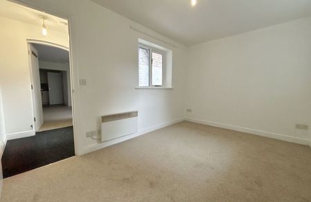 Flat 1a, 2 Grosvenor Road, Scarborough - Photo 4