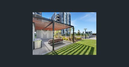 LUXURIOUS NEAR NEW ONE BEDROOM +STUDY AVAILABLE NOW - Photo 5