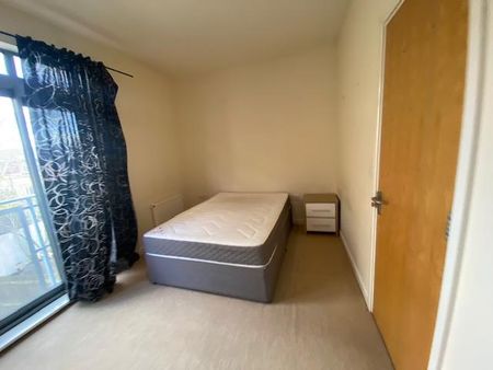 4 bedroom semi-detached house to rent - Photo 3