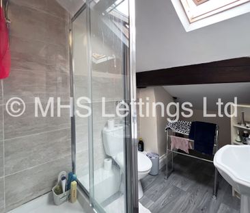8 Bedroom Mid Terraced House for rent in Ash Grove - Photo 1