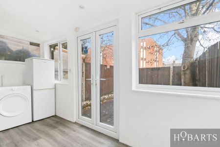 4 bedroom terraced house to rent - Photo 4