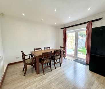 Orchard Avenue, Middlesex, TW5 - Photo 2