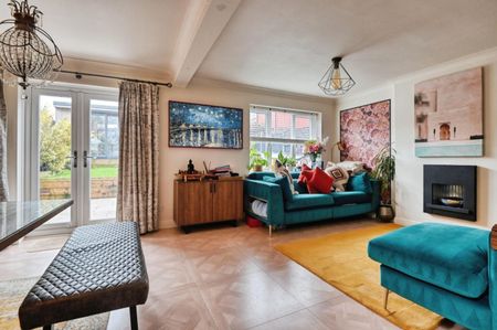 3 bedroom House To Let - Photo 4