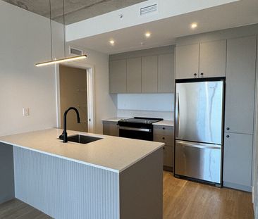 3 chambres - 200 Avenue Dorval, Dorval - Photo 1