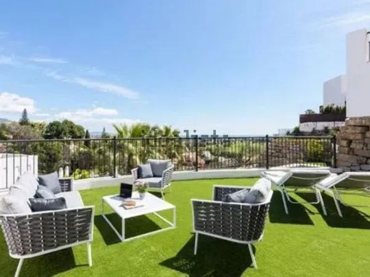 Alquiler de piso en Urbanizacion el Paraiso, 1 r - Photo 1