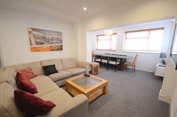 1 bedroom in a house share to rent - Photo 1