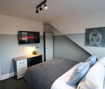 4 bedroom terraced house to rent - Photo 3