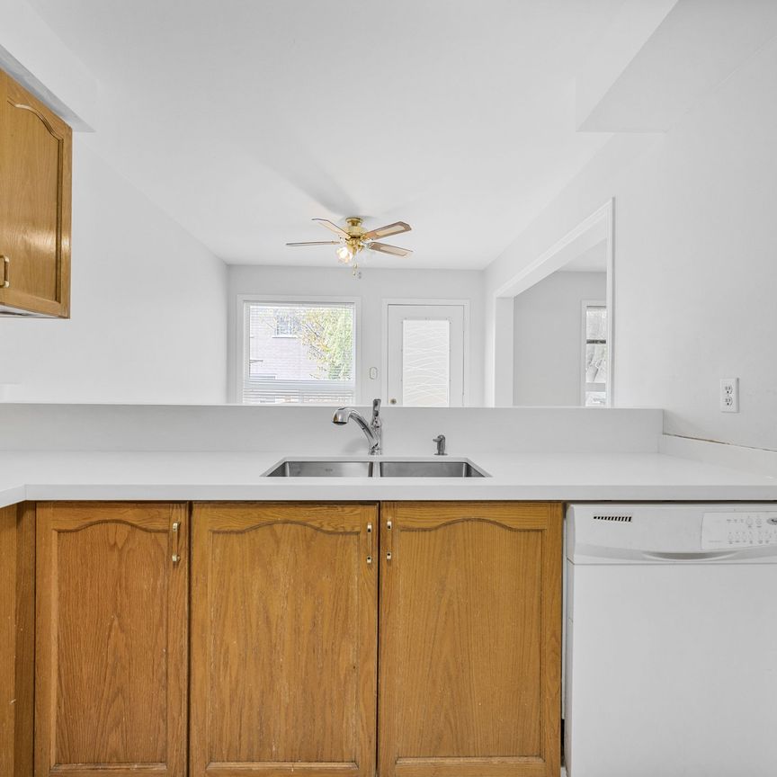 For Lease - 10 Ferris Street, Richmond Hill, Ontario - Photo 1