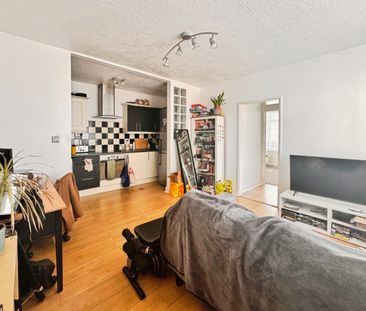 Pall Mall, Leigh-On-Sea - Photo 1