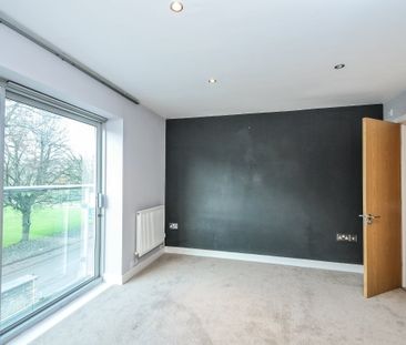 4 bedroom end of terrace house to rent - Photo 5