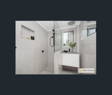 Low-Maintenance Living in Hyde Park - Photo 4