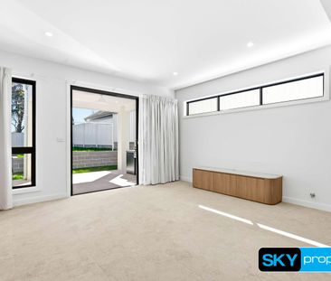 Ultra-Modern Elevation - Space, Versatility and Everyday Luxury - Photo 1