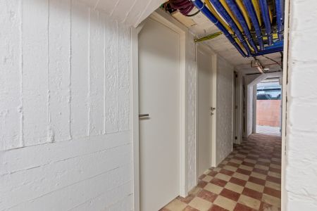 Volledig gerenoveerd GELIJKVLOERS appartement in Ronse! - Foto 2