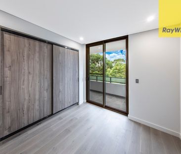 The Premier Choice Three-bedroom residence at Platinum on Peach Tree - Photo 3