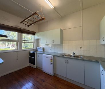 Three Bedroom Home - Photo 3