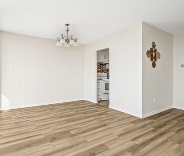 For Lease - 2759 Carousel Crescent Unit# 1605, Blossom Park - Airpo... - Photo 2
