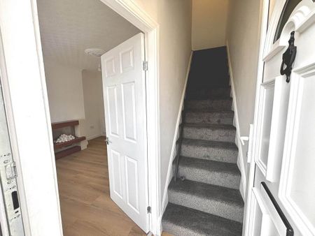 3 bedroom terraced house to rent - Photo 5
