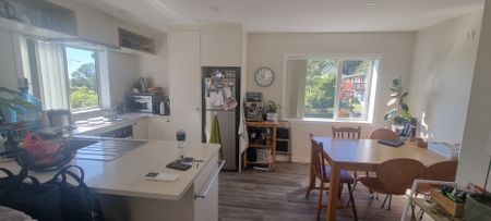 3 bedroom in Totara Vale - Photo 4