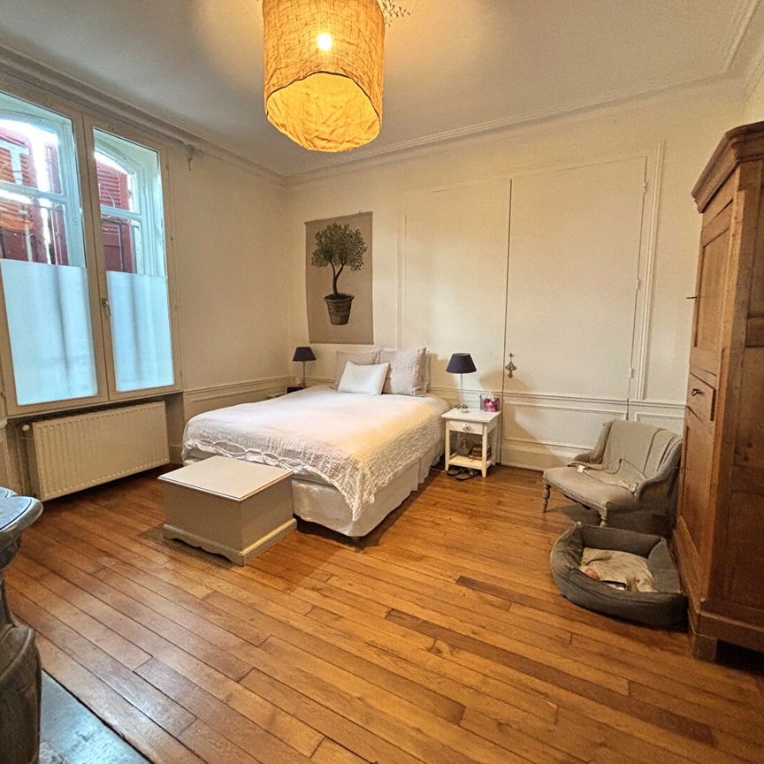 Location Appartement 6 pièces 151m² - Photo 1