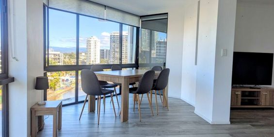 Central Surfers Paradise 100 m2 extra Large furnished 2 bedroom 2 bathroom apartment, - Photo 3