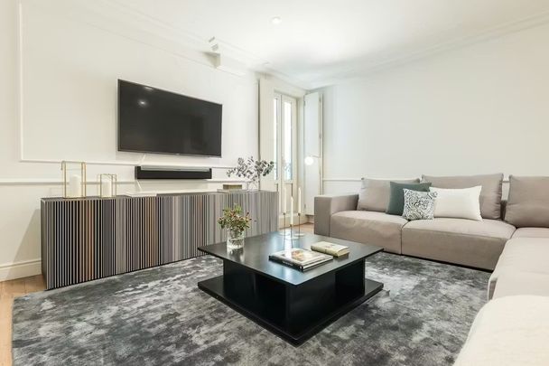 Calle del Almirante, Madrid, Community of Madrid 28004 - Photo 1