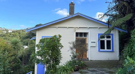 Peaceful 4 bedroom plus 2 bath home in Brooklyn - Photo 5