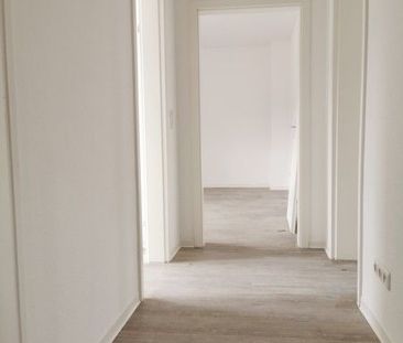 Tolle 2-Zimmer-Dachgeschosswohnung - saniert und renoviert - Photo 1