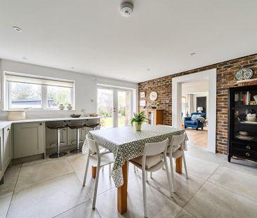 3 bedroom detached house to rent - Photo 6