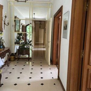 A LOUER EN MEUBLE MAISON FAMILIALE DANS LE QUARTIER DU BOIS SAINT DENIS A CHANTILLY - Photo 2