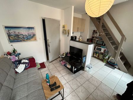 T2 en duplex – hypercentre de Poitiers – 22m² - Photo 3