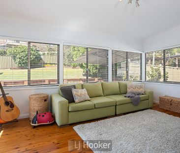 IMMACULATE FAMILY FRIENDLY HOME - Photo 6