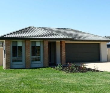 Spacious Family Home in Hamilton Valley - Photo 4