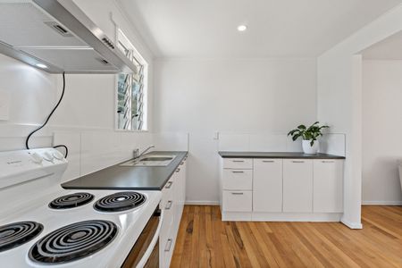 Modern, Comfort & Location - Photo 2