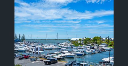 RENOVATED TWO BEDROOM APARTMENT WITH WATER VIEWS - Photo 2