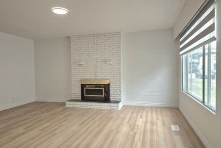 11166 80 Avenue, Delta - Photo 2